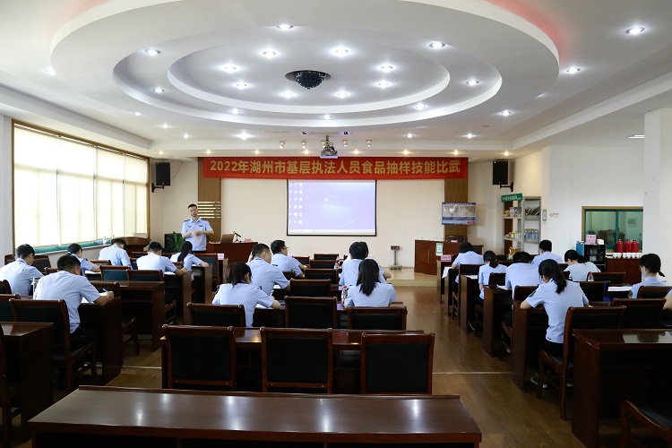 理论考试照片-6.jpg 理论考试照片-6.jpg